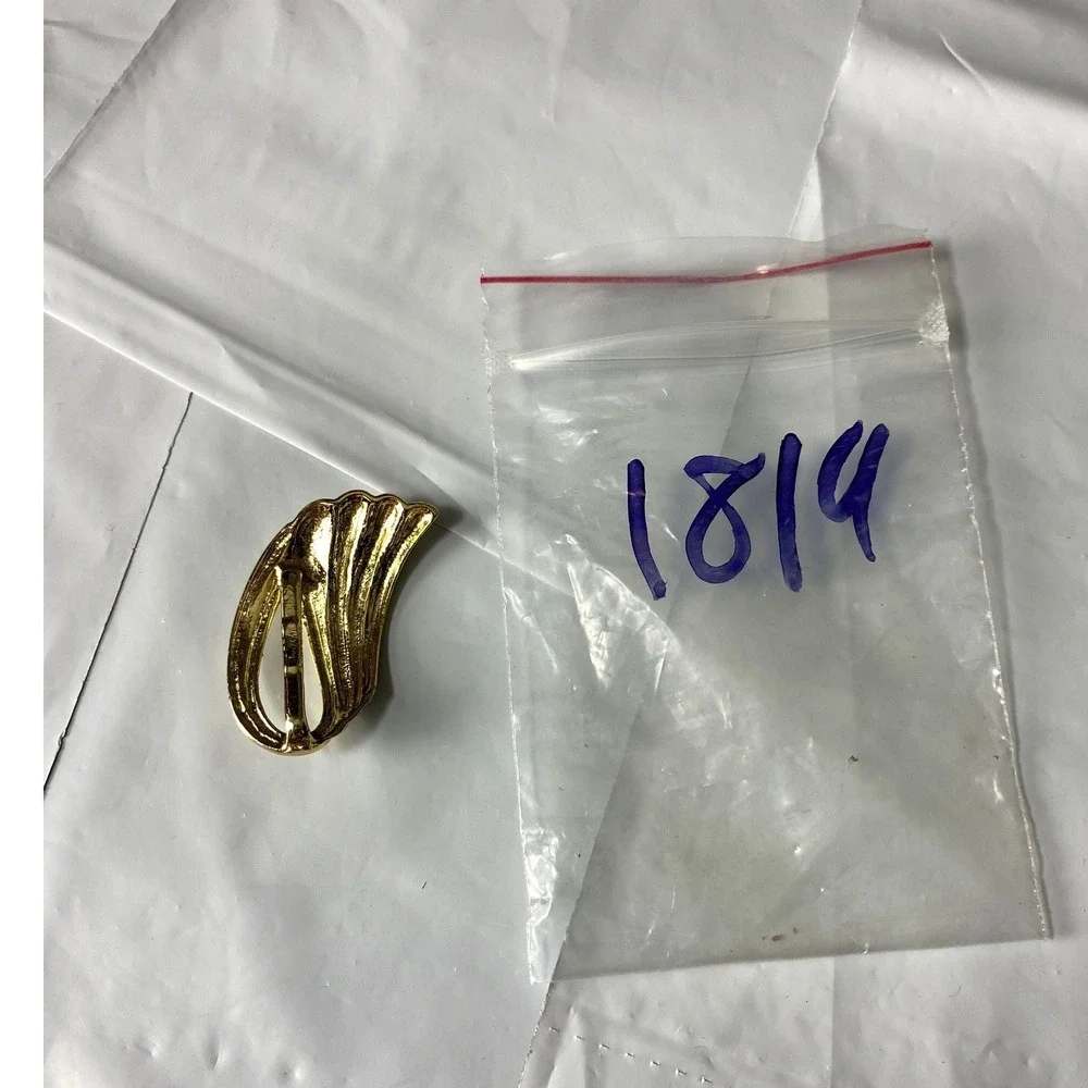 Vintage Gold Tone Abstract Swirl Statement Ring Sculptural Ribbon Design Vintage